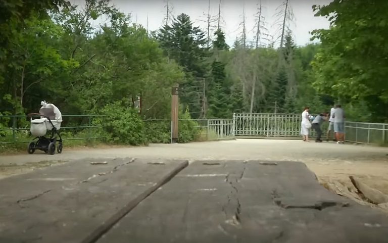 Prázdny kočík a vyšetrovatelia kriminálky