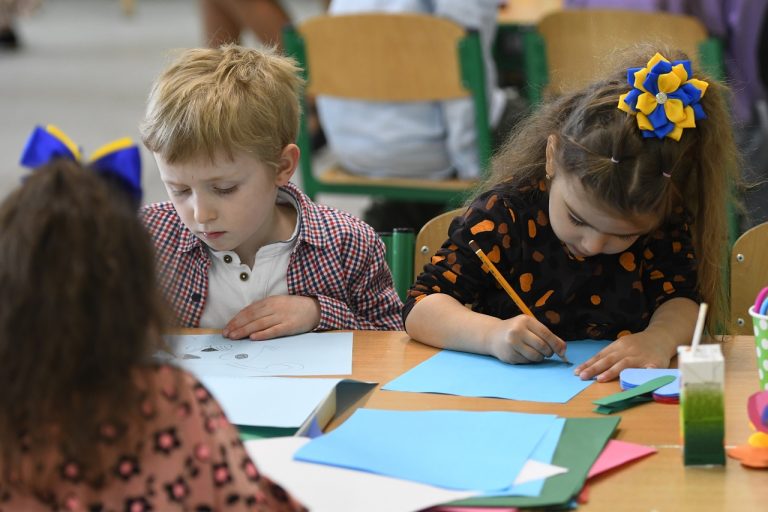 ukrajinské deti škola vzdelávanie školáci