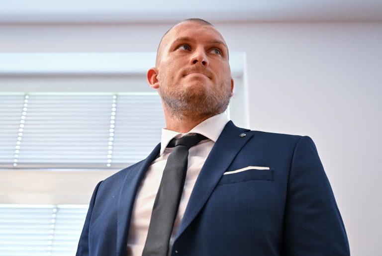 Expolicajt Roman S. prichádza na Najvyšší súd SR