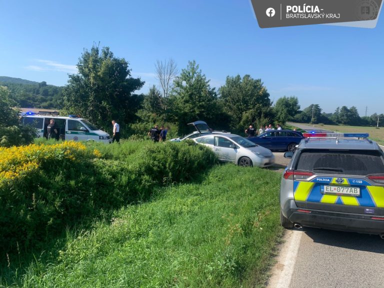 migranti zastavenie polícia