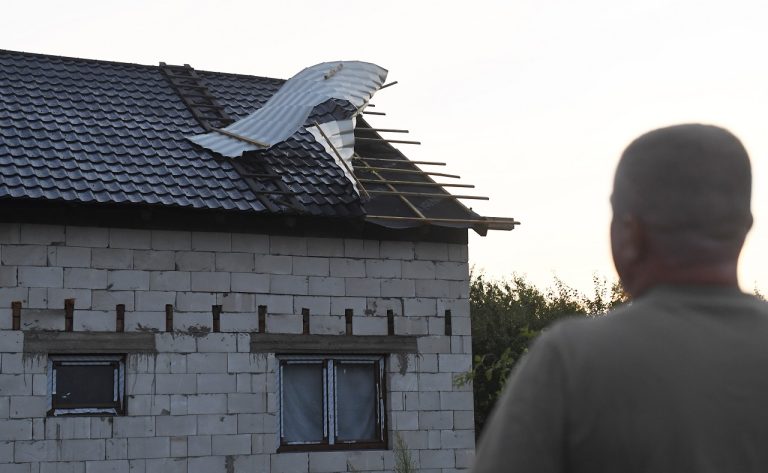 Silná búrka v meste Strážske