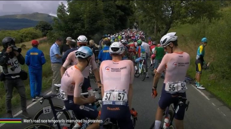 prerušené cyklistické preteky
