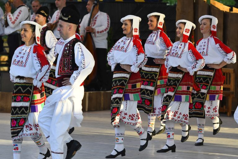 folklór, kroj