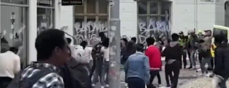 Eritrejskí migranti sa v Nórsku bili pálkami a fľašami