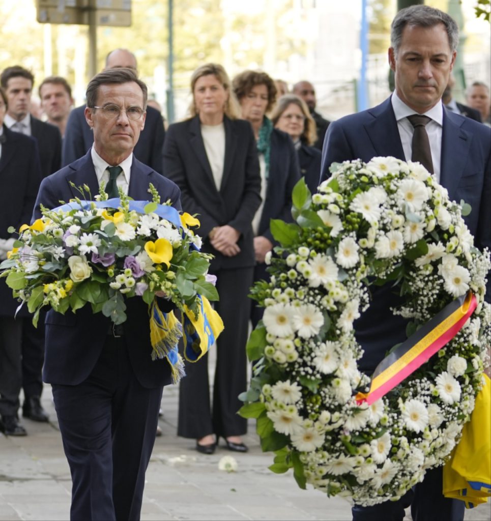 Premiéri Belgicka a Švédska si uctili obete streľby v Bruseli