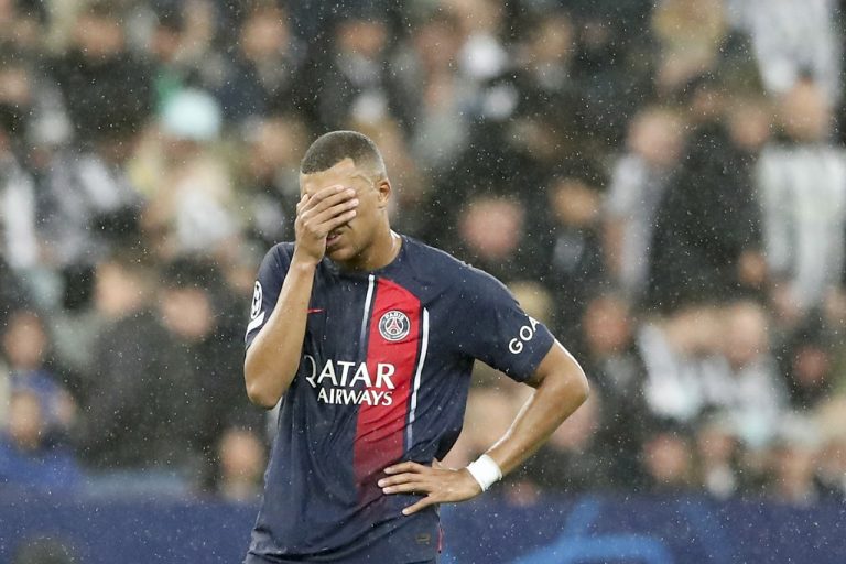 Newcastle United - Paríž SG Mbappe