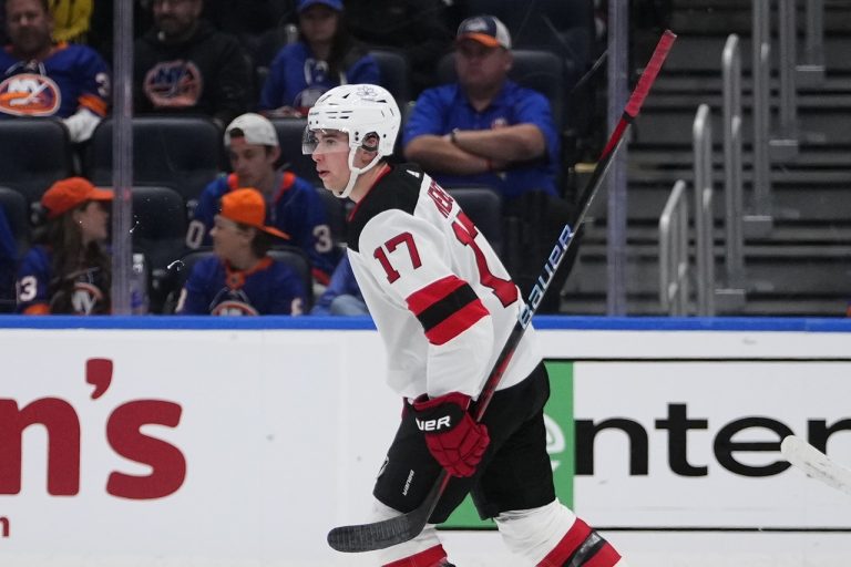 Slovák Šimon Nemec prispel gólom k triumfu New Jersey nad NY Islanders 3:0
