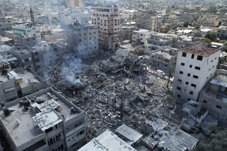 Pásmo Gaza zničené budovy letecký útok