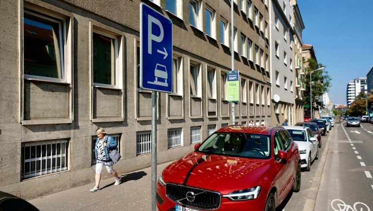 parkovanie, chodník