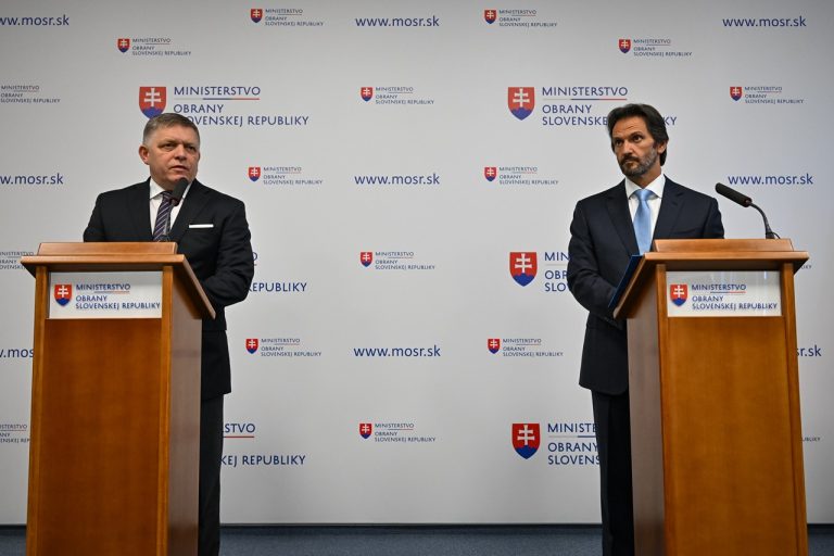 Predseda vlády SR Robert Fico navštívil Ministerstvo obrany SR