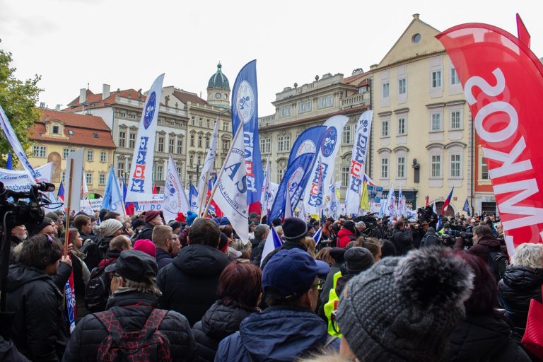 českí odborári sú pripravení ďalej protestovať, ak s nimi vláda nebude rokovať