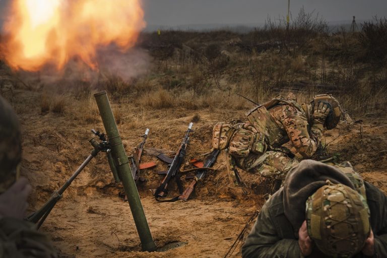 Vojenský výcvik ukrajinskej armády na severe Ukrajiny