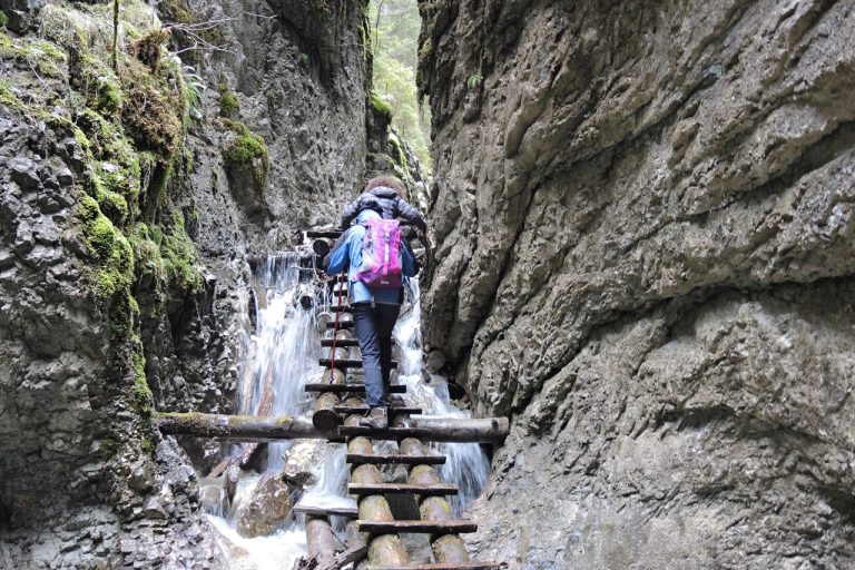 turisti v Slovenskom raji Malý Kyseľ