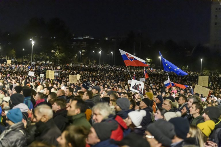 Druhý spoločný opozičný protest PS, SaS a KDH proti rušenie ÚŠP