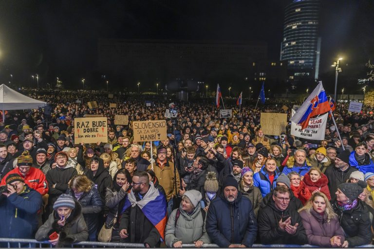 Druhý spoločný opozičný protest PS, SaS a KDH proti rušenie ÚŠP