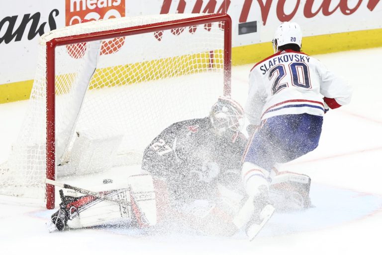 Canadiens Sabres Hockey Slafkovský nájazd