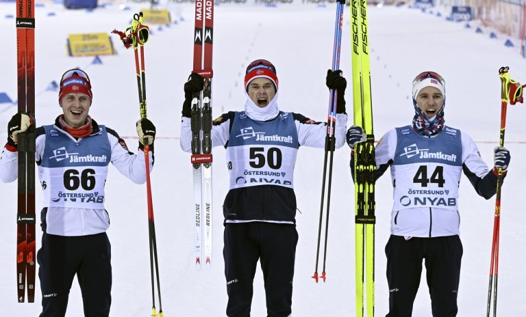 Beh lyžiarov na 10 km voľnou technikou