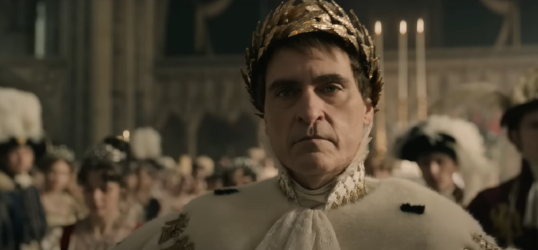 Joaquin Phoenix vo filme Napoleon od režiséra Ridleyho Scotta