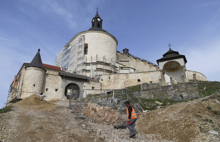 hrad Krásna Hôrka