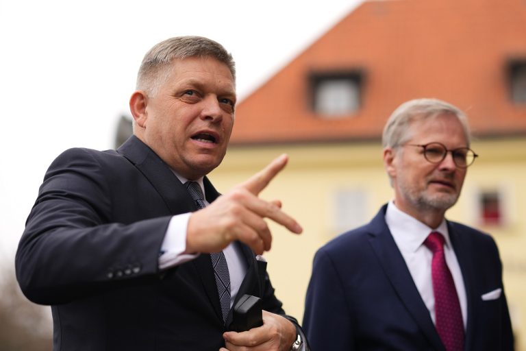 Robert Fico a Petr Fiala