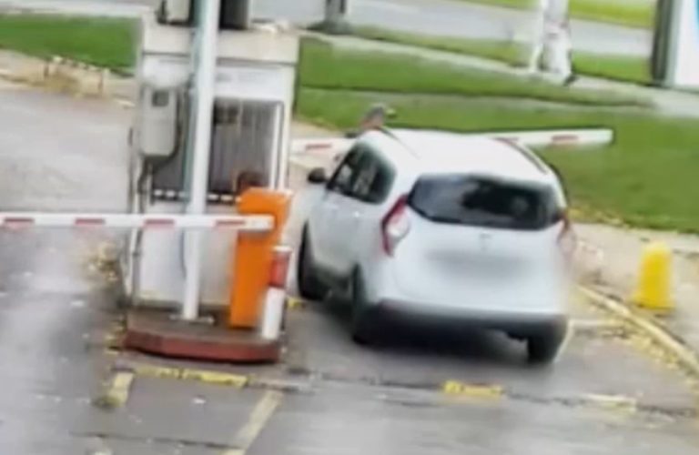 Polícia obvinila muža za poškodzovanie rampy na parkovisku v Bratislave