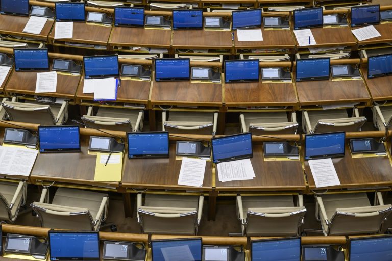 10. schôdza Národnej rady SR - vyslovenie nedôvery ministerke kultúry