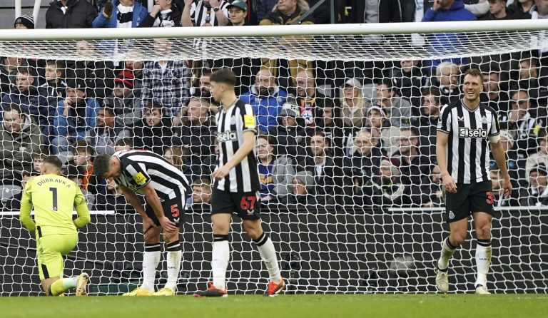 Newcastle United - Luton Town Dúbravka