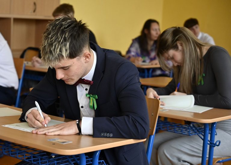 Písomné maturity zo slovenského jazyka a literatúry