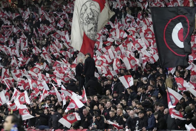 Kroes z Ajaxu je podozrivý z obchodovania s dôvernými informáciami