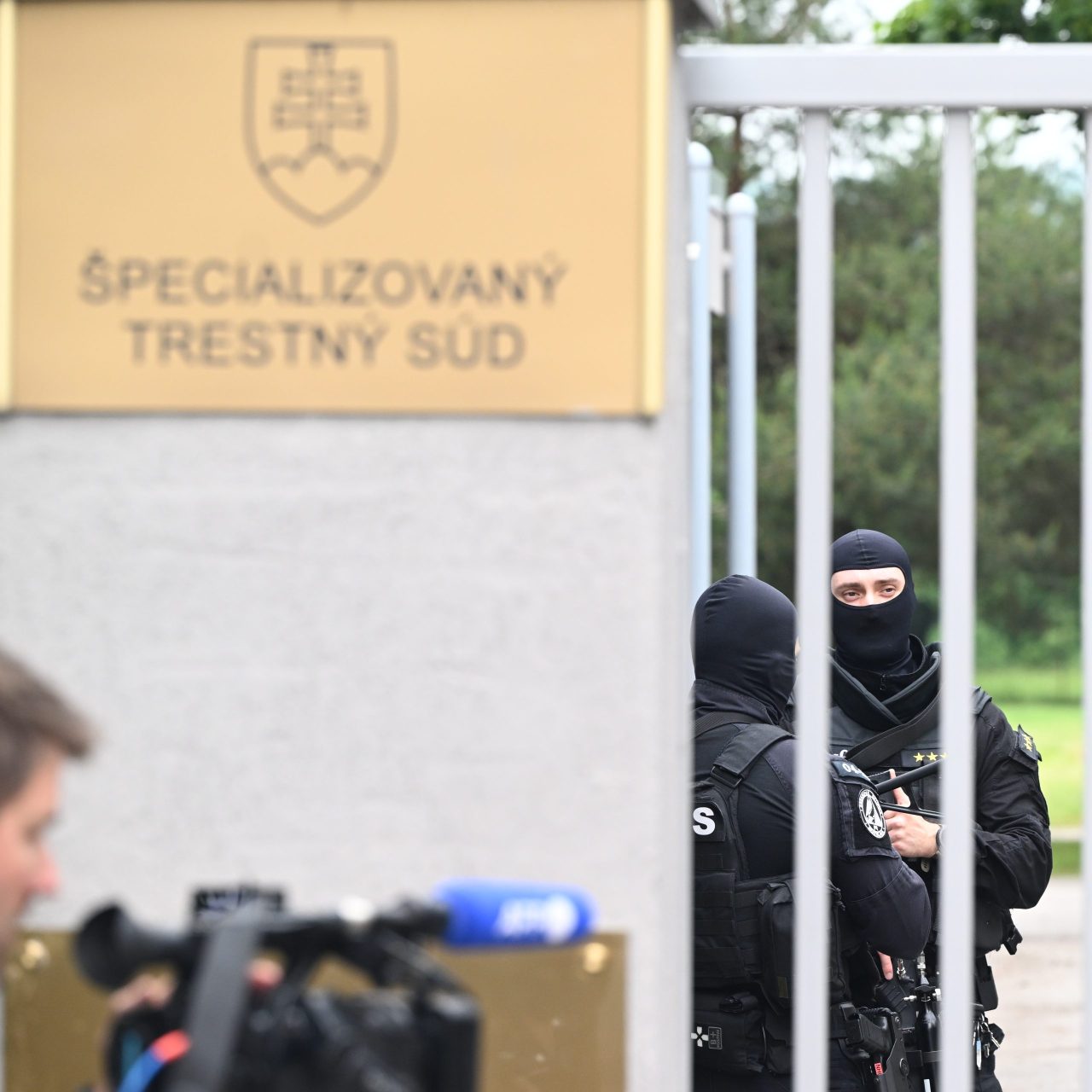 Prokurátor navrhuje väzbu pre obvineného zo streľby na premiéra, rozhodne ŠTS
