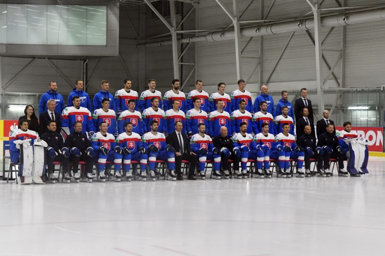 Hráči slovenskej reprezentácie v hokeji