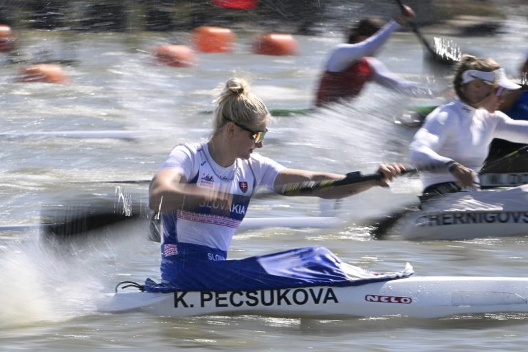 Katarína Pecsuková
