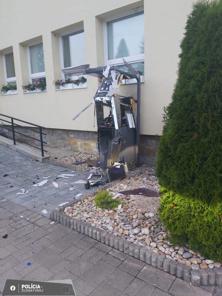Novoť bankomat útok