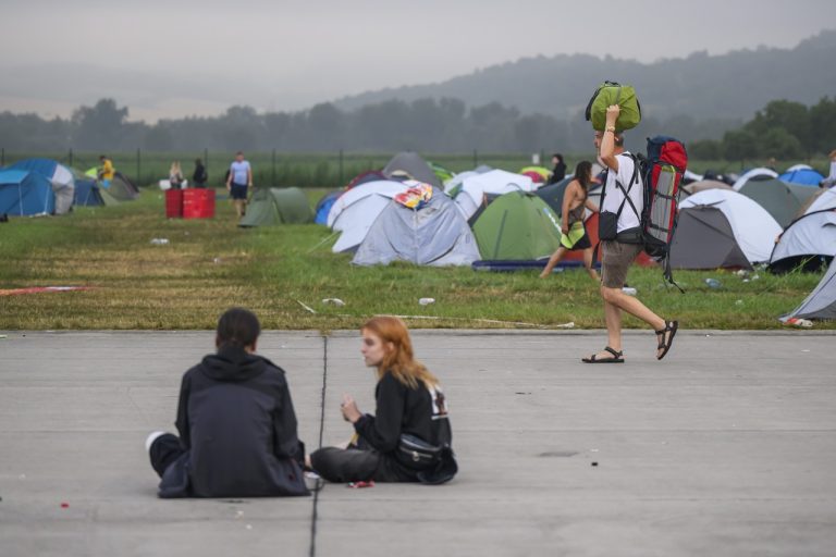 Festival Pohoda po intenzívnej búrke a páde stanu predčasne ukončili