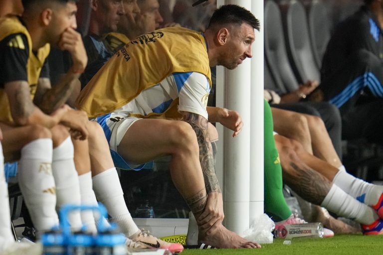 Messi bude pre zranenie členka chýbať Miami minimálne dva zápasy