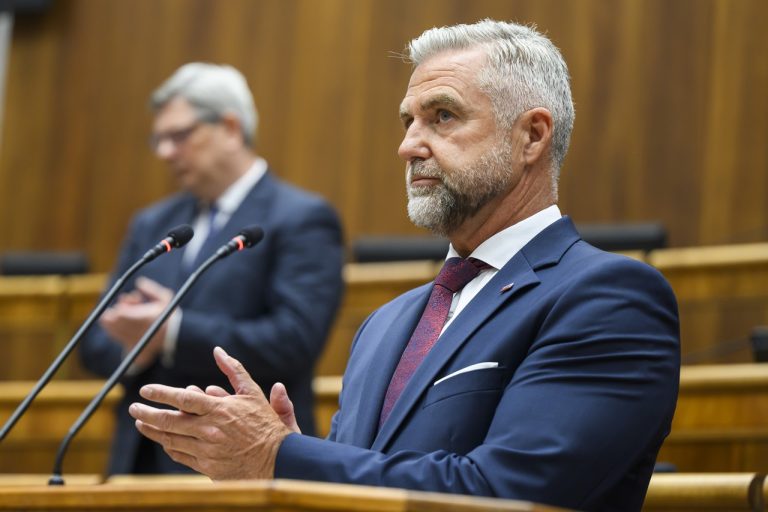 Mimoriadna 16. schôdza Národnej rady SR k vládnej novele Trestného zákona