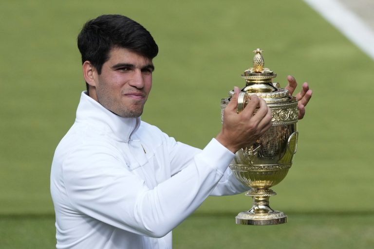 Španiel Carlos Alcaraz obhájil titul v mužskej dvojhre na grandslame vo Wimbledone