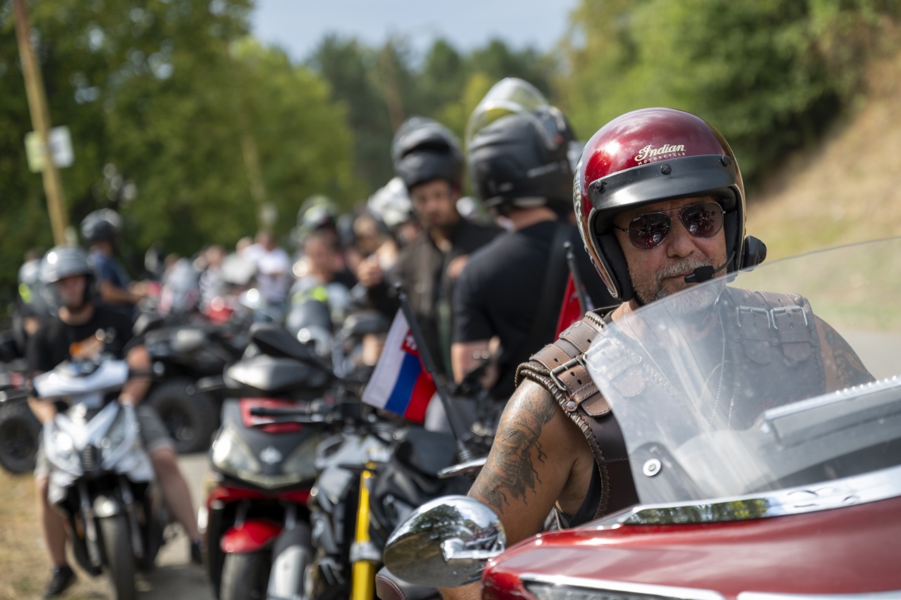 motorkári zraz