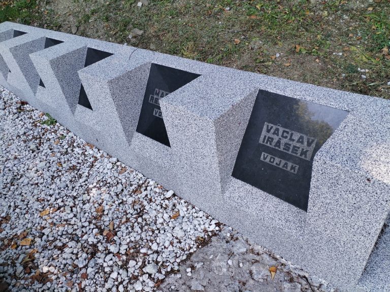 Gemerská Poloma SNP80 pamätník