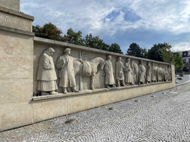 SNP80 Prievidza pomník