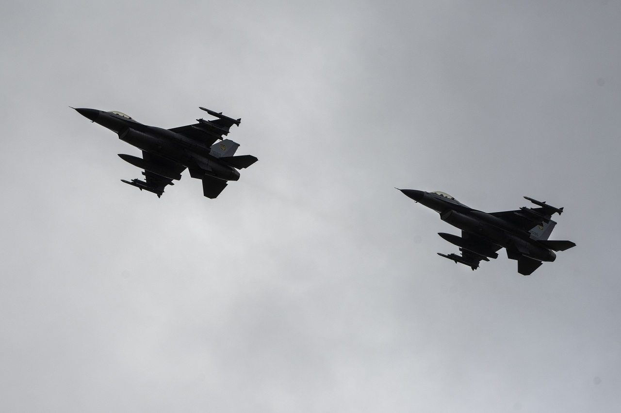 F-16