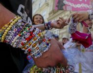 Rakúsky kancelár obhajoval zrušenie koncertov Taylor Swiftovej vo Viedni