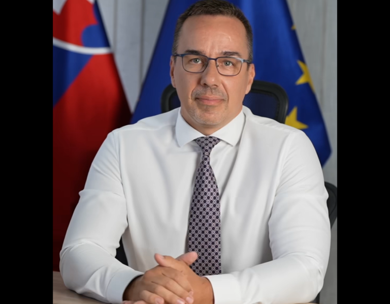 Na snímke minister práce, sociálnych vecí a rodiny Erik Tomáš (HLAS-SD)