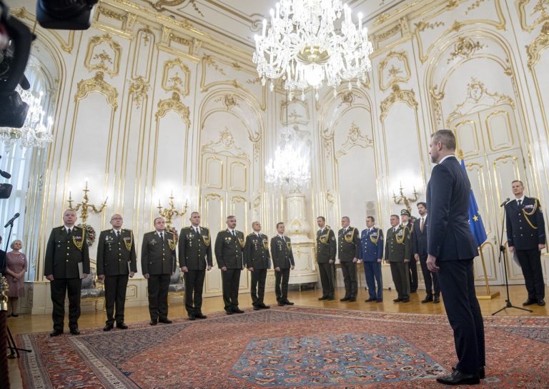 Prezident SR Peter Pellegrini povýšil a vymenoval generálov Ozbrojených síl SR