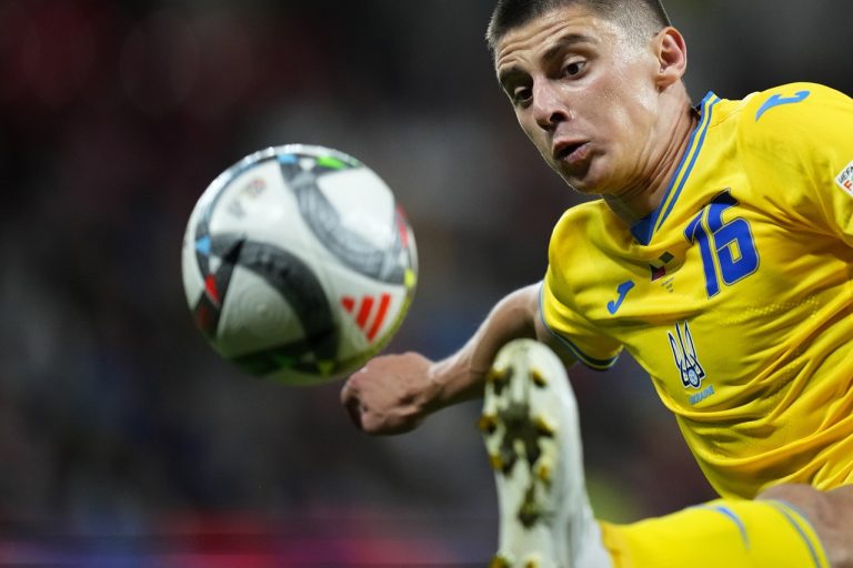 Vitalij Mykolenko