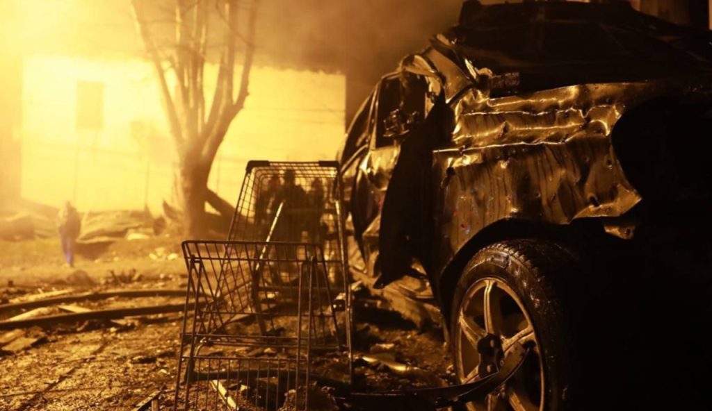 V Dnepri sa počet zranených po prílete na hotelový a reštauračný komplex zvýšil na 21 osôb