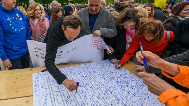 Protestné zhromaždenie Slovensko je Európa v Bratislave