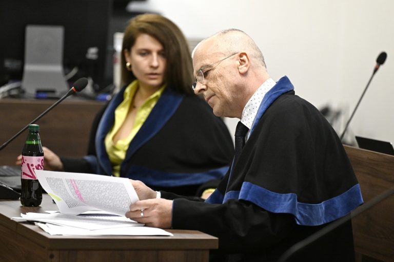 ŠTS nezastavil stíhanie guvernéra NBS P.Kažimíra, doplní sa však dokazovanie