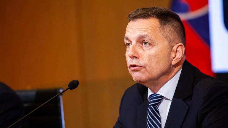 FINANCIE: Ekonomický a menový vývoj NBS Peter Kažimír