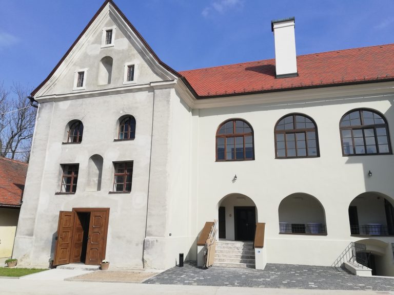 Hrad Modrý Kameň